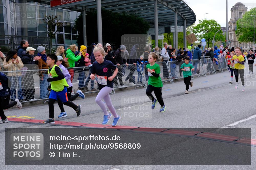 25.04.2026 - Das Zehntel Tim E. http://msf.ph/oto/9568809 25.04.2026 08:55:12 Ziel 1045, 1090, 1160, 1297, 1306, 1380, 1517, 1550, 1642, 1646, 1657, 1818, 2009, 2010, 2439, 2619, 2650, 2711, 2718, 2793, 2828, 3091, 3105, 3120, 3126, 3128, 3236, 3247, 3313, 3544, 3636, 3668, 3678, 3721, 3814, 3936, 3964, 4014 meine-sportfotos.de