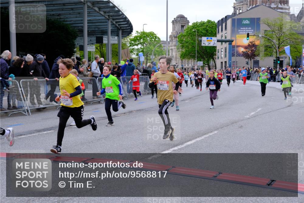 25.04.2026 - Das Zehntel Tim E. http://msf.ph/oto/9568817 25.04.2026 08:55:14 Ziel 1038, 1045, 1090, 1160, 1297, 1304, 1306, 1380, 1381, 1517, 1550, 1565, 1642, 1646, 1657, 1818, 2009, 2010, 2439, 2584, 2650, 2682, 2711, 2718, 2828, 3091, 3105, 3128, 3145, 3236, 3247, 3313, 3544, 3668, 3678, 3721, 3814, 3936, 3964 meine-sportfotos.de