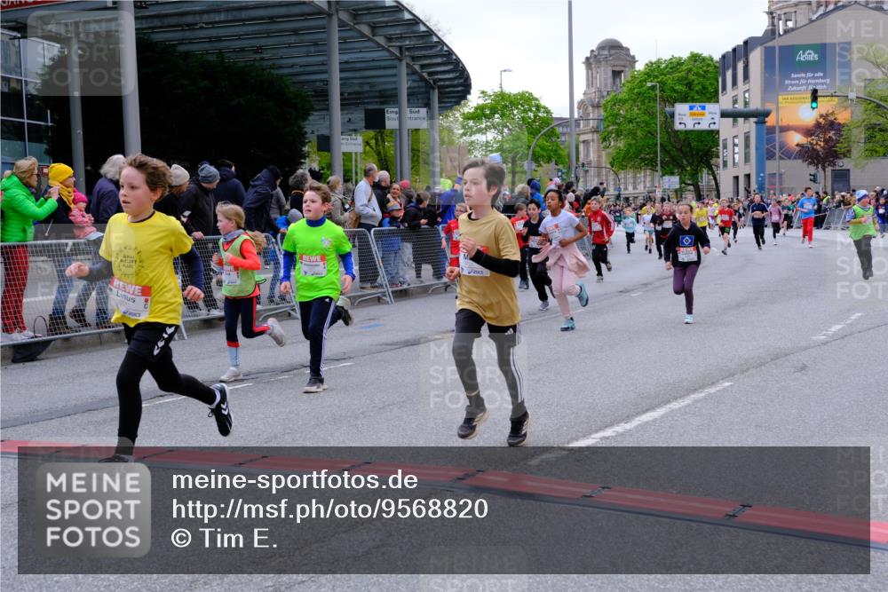 25.04.2026 - Das Zehntel Tim E. http://msf.ph/oto/9568820 25.04.2026 08:55:14 Ziel 1038, 1045, 1090, 1160, 1297, 1304, 1306, 1380, 1381, 1517, 1550, 1565, 1642, 1646, 1657, 1818, 2009, 2010, 2439, 2584, 2650, 2682, 2711, 2718, 2828, 3091, 3105, 3128, 3145, 3236, 3247, 3313, 3544, 3668, 3678, 3721, 3814, 3936, 3964 meine-sportfotos.de