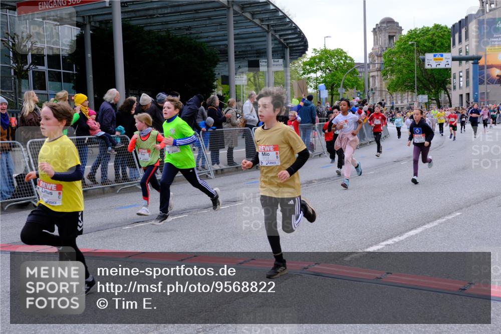 25.04.2026 - Das Zehntel Tim E. http://msf.ph/oto/9568822 25.04.2026 08:55:14 Ziel 1038, 1045, 1090, 1160, 1297, 1304, 1306, 1380, 1381, 1517, 1550, 1565, 1642, 1646, 1657, 1818, 2009, 2010, 2439, 2584, 2650, 2682, 2711, 2718, 2828, 3091, 3105, 3128, 3145, 3236, 3247, 3313, 3544, 3668, 3678, 3721, 3814, 3936, 3964 meine-sportfotos.de