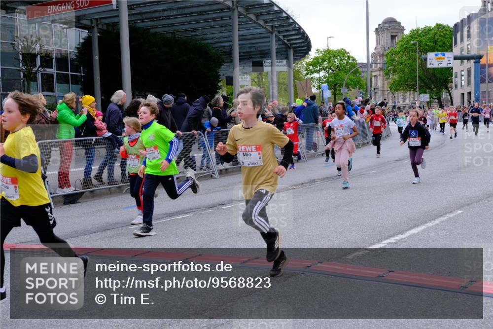 25.04.2026 - Das Zehntel Tim E. http://msf.ph/oto/9568823 25.04.2026 08:55:15 Ziel 1038, 1045, 1090, 1160, 1297, 1304, 1306, 1380, 1381, 1517, 1550, 1565, 1614, 1642, 1646, 1657, 1818, 2439, 2584, 2650, 2682, 2711, 2718, 3105, 3128, 3145, 3247, 3313, 3544, 3668, 3678, 3721, 3814, 3936, 3964 meine-sportfotos.de