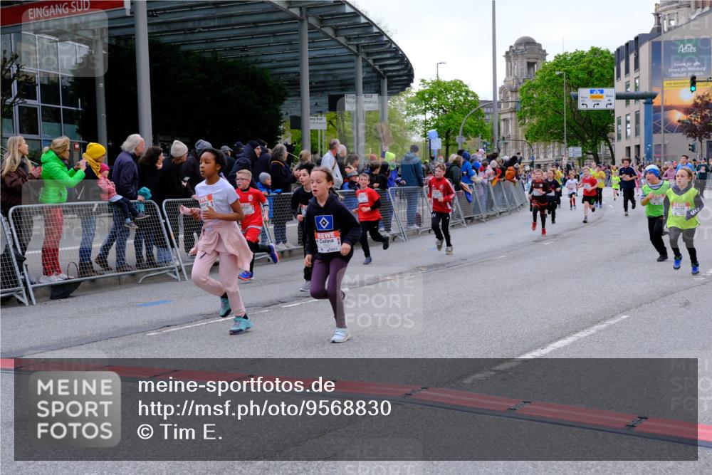 25.04.2026 - Das Zehntel Tim E. http://msf.ph/oto/9568830 25.04.2026 08:55:16 Ziel 1038, 1045, 1090, 1297, 1304, 1306, 1380, 1381, 1517, 1550, 1565, 1614, 1642, 1646, 1657, 1818, 2439, 2584, 2650, 2682, 2711, 2718, 3105, 3128, 3145, 3313, 3544, 3668, 3678, 3721, 3814, 3936, 3964 meine-sportfotos.de