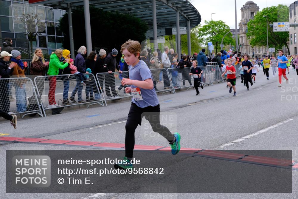 25.04.2026 - Das Zehntel Tim E. http://msf.ph/oto/9568842 25.04.2026 08:55:19 Ziel 1038, 1045, 1050, 1056, 1070, 1304, 1381, 1517, 1565, 1614, 1646, 1657, 1818, 1975, 2439, 2584, 2650, 2682, 2711, 2718, 3062, 3105, 3128, 3145, 3313, 3445, 3516, 3544, 3721, 3893, 3964, 4006 meine-sportfotos.de