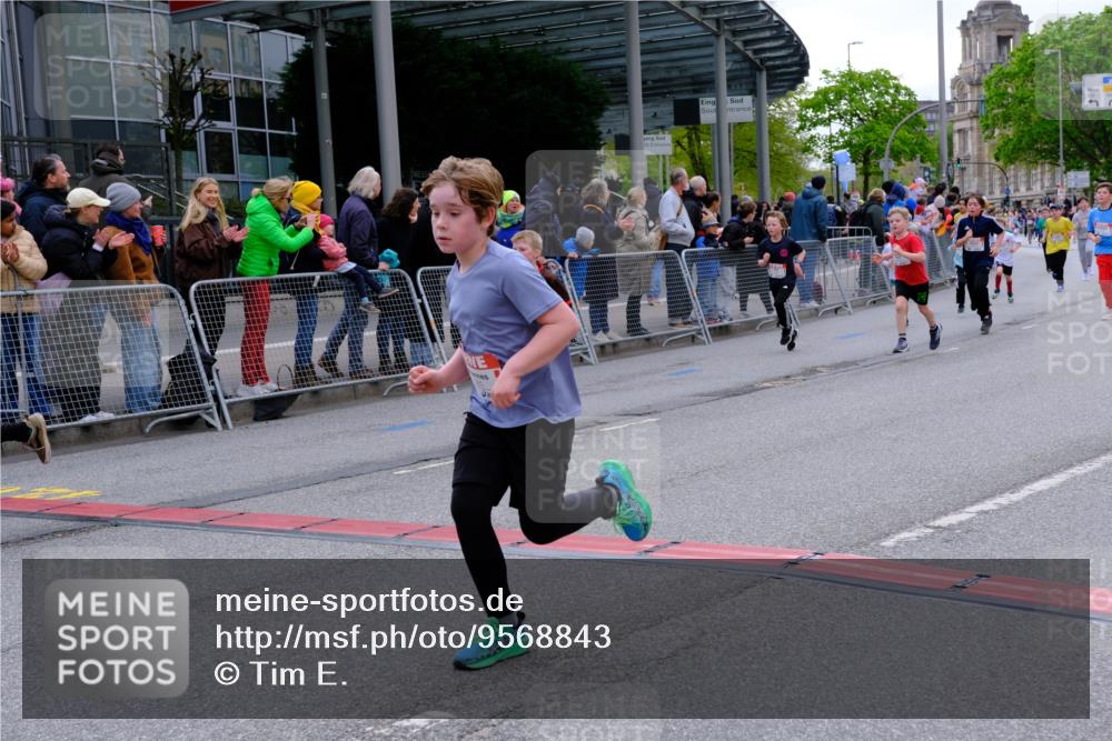 25.04.2026 - Das Zehntel Tim E. http://msf.ph/oto/9568843 25.04.2026 08:55:19 Ziel 1038, 1045, 1050, 1056, 1070, 1304, 1381, 1517, 1565, 1614, 1646, 1657, 1818, 1975, 2439, 2584, 2650, 2682, 2711, 2718, 3062, 3105, 3128, 3145, 3313, 3445, 3516, 3544, 3721, 3893, 3964, 4006 meine-sportfotos.de