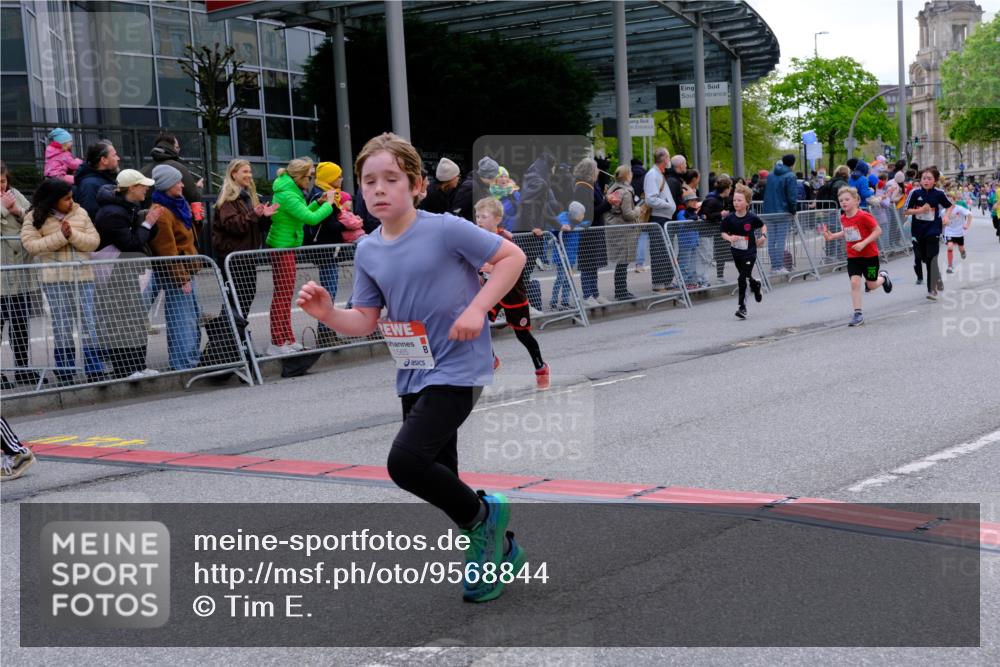 25.04.2026 - Das Zehntel Tim E. http://msf.ph/oto/9568844 25.04.2026 08:55:19 Ziel 1038, 1045, 1050, 1056, 1070, 1304, 1381, 1517, 1565, 1614, 1646, 1657, 1818, 1975, 2439, 2584, 2650, 2682, 2711, 2718, 3062, 3105, 3128, 3145, 3313, 3445, 3516, 3544, 3721, 3893, 3964, 4006 meine-sportfotos.de