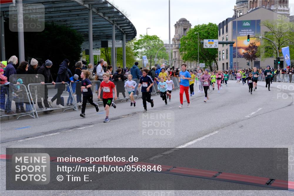 25.04.2026 - Das Zehntel Tim E. http://msf.ph/oto/9568846 25.04.2026 08:55:20 Ziel 1038, 1045, 1050, 1056, 1070, 1304, 1381, 1517, 1565, 1614, 1975, 2439, 2584, 2650, 2682, 2711, 2718, 2769, 3062, 3145, 3313, 3445, 3516, 3544, 3721, 3893, 3964, 3980, 4006 meine-sportfotos.de