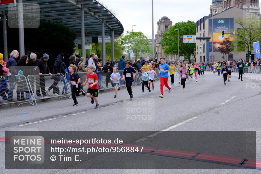 25.04.2026 - Das Zehntel Tim E. http://msf.ph/oto/9568847 25.04.2026 08:55:20 Ziel 1038, 1045, 1050, 1056, 1070, 1304, 1381, 1517, 1565, 1614, 1975, 2439, 2584, 2650, 2682, 2711, 2718, 2769, 3062, 3145, 3313, 3445, 3516, 3544, 3721, 3893, 3964, 3980, 4006 meine-sportfotos.de