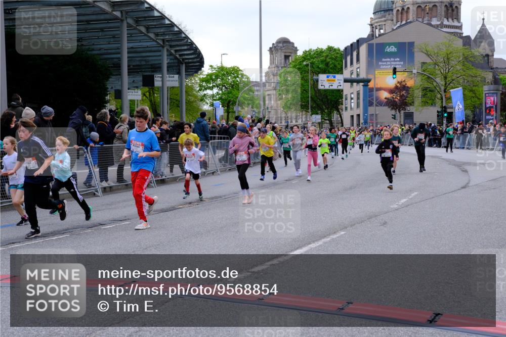 25.04.2026 - Das Zehntel Tim E. http://msf.ph/oto/9568854 25.04.2026 08:55:22 Ziel 1038, 1045, 1050, 1056, 1070, 1304, 1381, 1517, 1565, 1614, 1975, 2037, 2071, 2171, 2584, 2650, 2682, 2769, 2780, 3062, 3145, 3237, 3313, 3445, 3516, 3544, 3893, 3964, 3980, 4006 meine-sportfotos.de