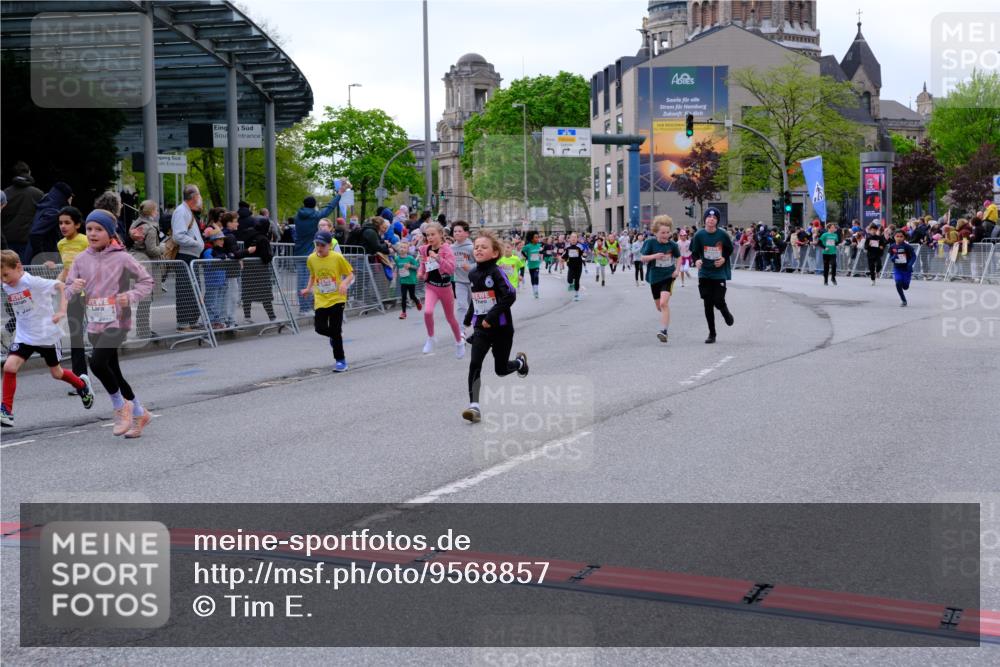 25.04.2026 - Das Zehntel Tim E. http://msf.ph/oto/9568857 25.04.2026 08:55:23 Ziel 1038, 1045, 1050, 1056, 1070, 1304, 1381, 1565, 1614, 1875, 1975, 2037, 2071, 2171, 2387, 2584, 2650, 2682, 2769, 2780, 3062, 3145, 3237, 3445, 3516, 3544, 3893, 3895, 3964, 3980, 4006 meine-sportfotos.de