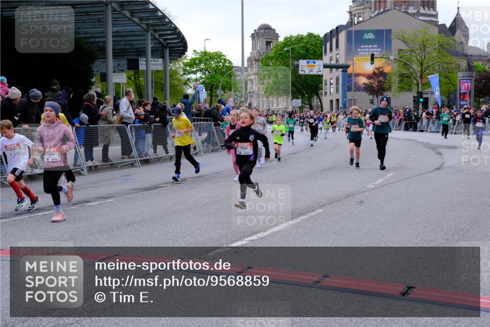 25.04.2026 - Das Zehntel Tim E. http://msf.ph/oto/9568859 25.04.2026 08:55:23 Ziel 1038, 1045, 1050, 1056, 1070, 1304, 1381, 1565, 1614, 1875, 1975, 2037, 2071, 2171, 2387, 2584, 2650, 2682, 2769, 2780, 3062, 3145, 3237, 3445, 3516, 3544, 3893, 3895, 3964, 3980, 4006 meine-sportfotos.de