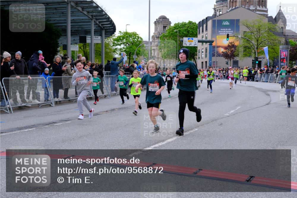 25.04.2026 - Das Zehntel Tim E. http://msf.ph/oto/9568872 25.04.2026 08:55:26 Ziel 1050, 1056, 1070, 1123, 1565, 1614, 1875, 1975, 2037, 2071, 2171, 2384, 2387, 2398, 2682, 2769, 2780, 2964, 3062, 3228, 3237, 3445, 3516, 3893, 3895, 3980, 4006, 4035 meine-sportfotos.de