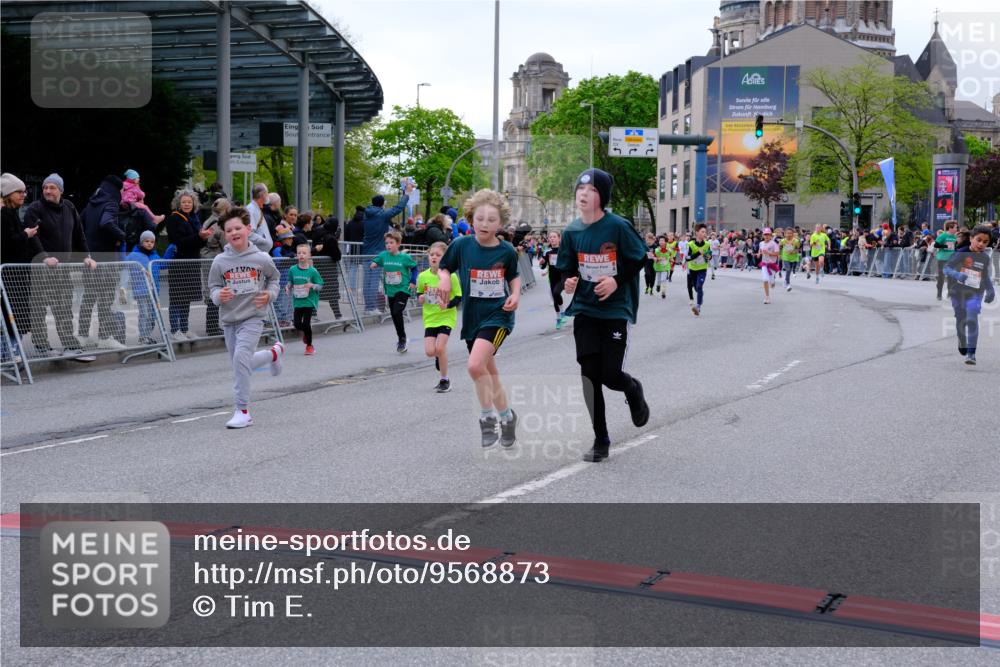25.04.2026 - Das Zehntel Tim E. http://msf.ph/oto/9568873 25.04.2026 08:55:26 Ziel 1050, 1056, 1070, 1123, 1565, 1614, 1875, 1975, 2037, 2071, 2171, 2384, 2387, 2398, 2682, 2769, 2780, 2964, 3062, 3228, 3237, 3445, 3516, 3893, 3895, 3980, 4006, 4035 meine-sportfotos.de