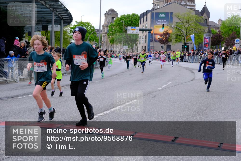 25.04.2026 - Das Zehntel Tim E. http://msf.ph/oto/9568876 25.04.2026 08:55:26 Ziel 1050, 1056, 1070, 1123, 1565, 1614, 1875, 1975, 2037, 2071, 2171, 2384, 2387, 2398, 2682, 2769, 2780, 2964, 3062, 3228, 3237, 3445, 3516, 3893, 3895, 3980, 4006, 4035 meine-sportfotos.de