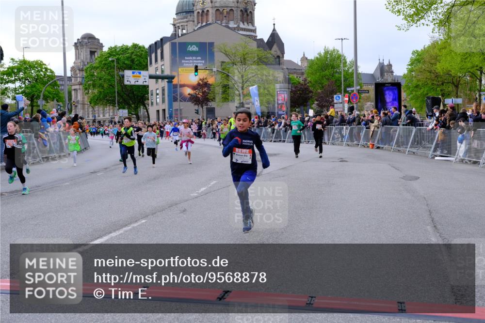 25.04.2026 - Das Zehntel Tim E. http://msf.ph/oto/9568878 25.04.2026 08:55:27 Ziel 1050, 1056, 1070, 1123, 1614, 1875, 1975, 2037, 2071, 2171, 2384, 2387, 2398, 2769, 2780, 2964, 3062, 3228, 3237, 3445, 3516, 3893, 3895, 3980, 4006, 4035 meine-sportfotos.de