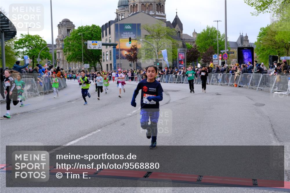 25.04.2026 - Das Zehntel Tim E. http://msf.ph/oto/9568880 25.04.2026 08:55:27 Ziel 1050, 1056, 1070, 1123, 1614, 1875, 1975, 2037, 2071, 2171, 2384, 2387, 2398, 2769, 2780, 2964, 3062, 3228, 3237, 3445, 3516, 3893, 3895, 3980, 4006, 4035 meine-sportfotos.de
