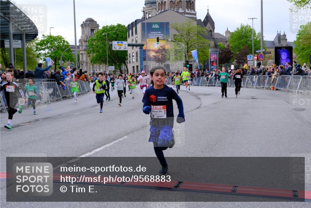 25.04.2026 - Das Zehntel Tim E. http://msf.ph/oto/9568883 25.04.2026 08:55:28 Ziel 1050, 1056, 1070, 1123, 1424, 1875, 1975, 2037, 2071, 2171, 2384, 2387, 2398, 2494, 2527, 2769, 2780, 2964, 3062, 3228, 3237, 3275, 3445, 3516, 3757, 3875, 3893, 3895, 3980, 4006, 4035 meine-sportfotos.de