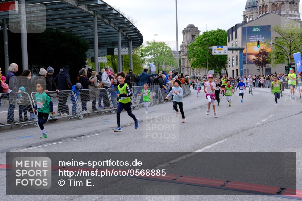 25.04.2026 - Das Zehntel Tim E. http://msf.ph/oto/9568885 25.04.2026 08:55:29 Ziel 1050, 1056, 1070, 1123, 1365, 1388, 1424, 1875, 1898, 1975, 2002, 2037, 2071, 2171, 2384, 2387, 2398, 2494, 2527, 2769, 2780, 2964, 3062, 3228, 3237, 3275, 3445, 3516, 3757, 3875, 3893, 3895, 3980, 4006, 4035 meine-sportfotos.de