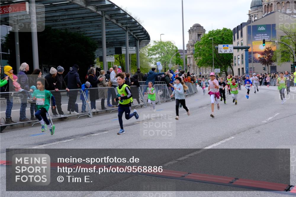 25.04.2026 - Das Zehntel Tim E. http://msf.ph/oto/9568886 25.04.2026 08:55:29 Ziel 1050, 1056, 1070, 1123, 1365, 1388, 1424, 1875, 1898, 1975, 2002, 2037, 2071, 2171, 2384, 2387, 2398, 2494, 2527, 2769, 2780, 2964, 3062, 3228, 3237, 3275, 3445, 3516, 3757, 3875, 3893, 3895, 3980, 4006, 4035 meine-sportfotos.de