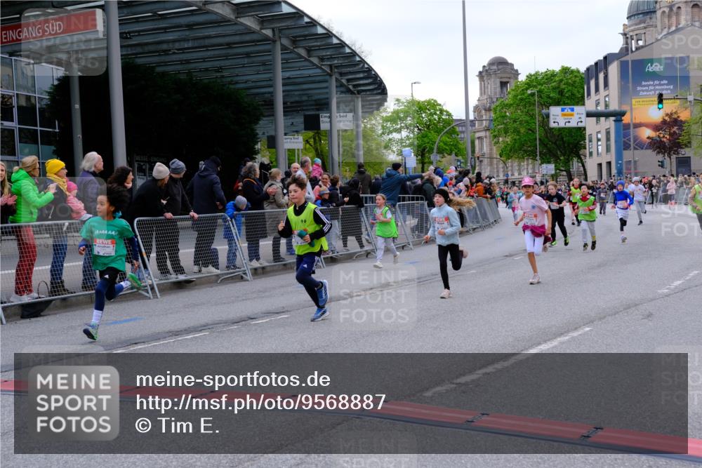 25.04.2026 - Das Zehntel Tim E. http://msf.ph/oto/9568887 25.04.2026 08:55:29 Ziel 1050, 1056, 1070, 1123, 1365, 1388, 1424, 1875, 1898, 1975, 2002, 2037, 2071, 2171, 2384, 2387, 2398, 2494, 2527, 2769, 2780, 2964, 3062, 3228, 3237, 3275, 3445, 3516, 3757, 3875, 3893, 3895, 3980, 4006, 4035 meine-sportfotos.de