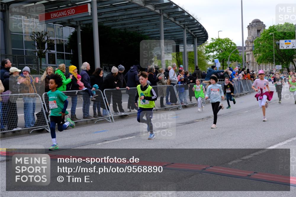 25.04.2026 - Das Zehntel Tim E. http://msf.ph/oto/9568890 25.04.2026 08:55:30 Ziel 1050, 1056, 1070, 1123, 1365, 1388, 1424, 1875, 1898, 2002, 2037, 2071, 2171, 2319, 2384, 2387, 2398, 2494, 2527, 2769, 2780, 2964, 3228, 3237, 3275, 3445, 3516, 3757, 3875, 3893, 3895, 3980, 4006, 4035 meine-sportfotos.de