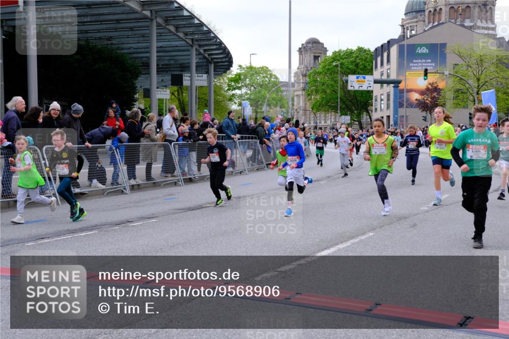 25.04.2026 - Das Zehntel Tim E. http://msf.ph/oto/9568906 25.04.2026 08:55:32 Ziel 1123, 1365, 1388, 1424, 1875, 1898, 2002, 2037, 2071, 2171, 2319, 2384, 2387, 2398, 2494, 2527, 2769, 2780, 2869, 2928, 2964, 3228, 3237, 3275, 3536, 3757, 3875, 3895, 3980, 4035 meine-sportfotos.de