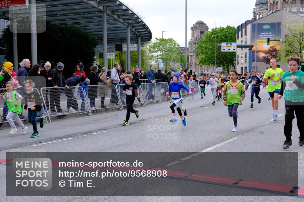 25.04.2026 - Das Zehntel Tim E. http://msf.ph/oto/9568908 25.04.2026 08:55:32 Ziel 1123, 1365, 1388, 1424, 1875, 1898, 2002, 2037, 2071, 2171, 2319, 2384, 2387, 2398, 2494, 2527, 2769, 2780, 2869, 2928, 2964, 3228, 3237, 3275, 3536, 3757, 3875, 3895, 3980, 4035 meine-sportfotos.de