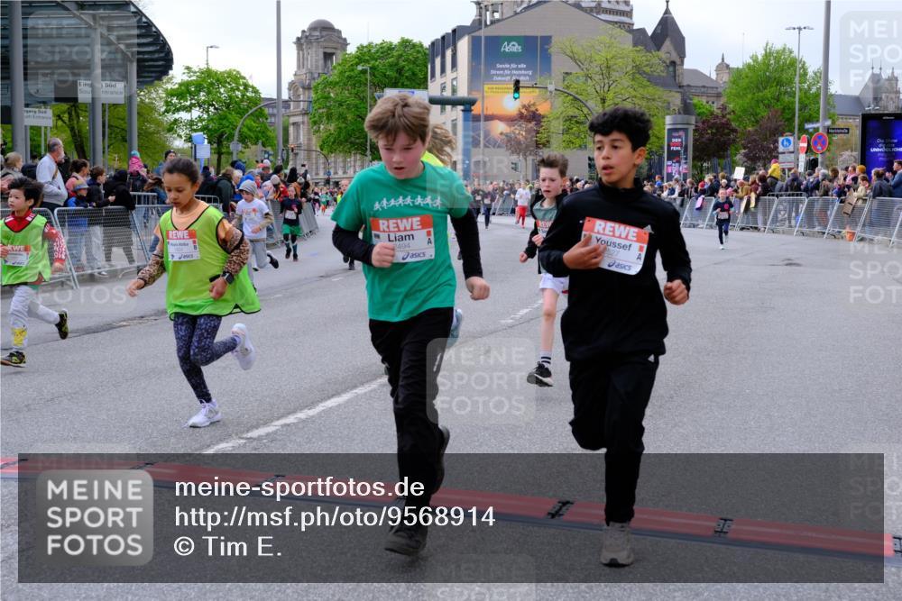 25.04.2026 - Das Zehntel Tim E. http://msf.ph/oto/9568914 25.04.2026 08:55:33 Ziel 1123, 1365, 1388, 1424, 1875, 1898, 2002, 2037, 2071, 2171, 2319, 2384, 2387, 2398, 2494, 2527, 2780, 2869, 2928, 2964, 3080, 3101, 3228, 3234, 3237, 3275, 3536, 3757, 3875, 3895, 4035 meine-sportfotos.de