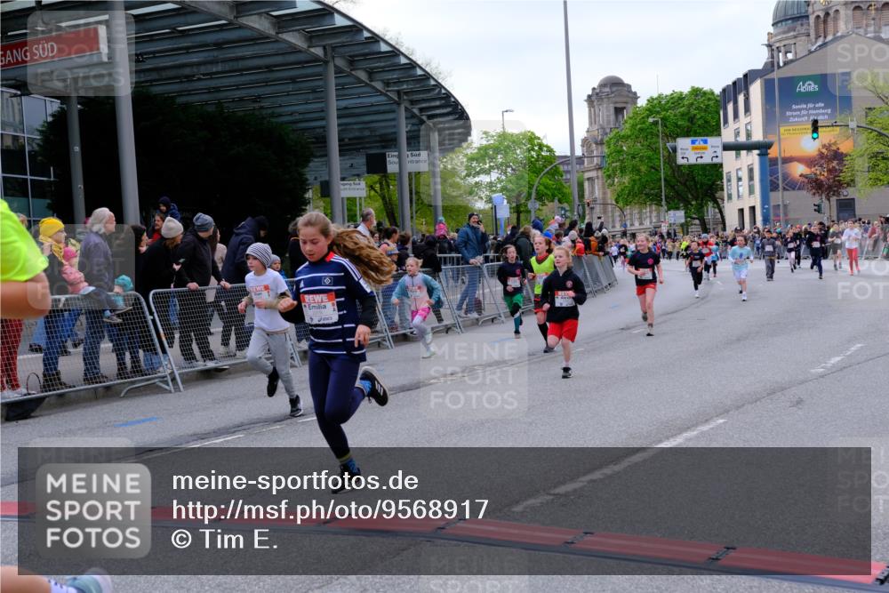 25.04.2026 - Das Zehntel Tim E. http://msf.ph/oto/9568917 25.04.2026 08:55:35 Ziel 1123, 1365, 1388, 1424, 1875, 1898, 2002, 2196, 2207, 2319, 2384, 2387, 2398, 2494, 2527, 2869, 2928, 2964, 3002, 3080, 3101, 3228, 3234, 3275, 3536, 3757, 3875, 3895, 4035 meine-sportfotos.de