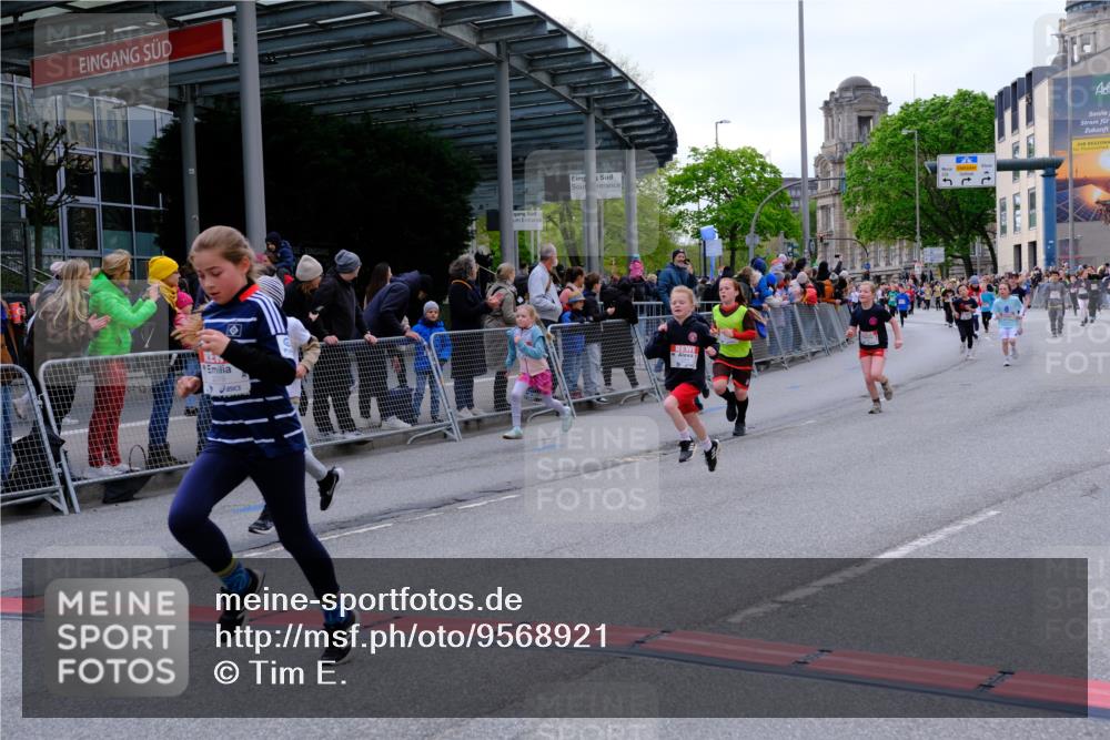 25.04.2026 - Das Zehntel Tim E. http://msf.ph/oto/9568921 25.04.2026 08:55:35 Ziel 1123, 1365, 1388, 1424, 1875, 1898, 2002, 2196, 2207, 2319, 2384, 2387, 2398, 2494, 2527, 2869, 2928, 2964, 3002, 3080, 3101, 3228, 3234, 3275, 3536, 3757, 3875, 3895, 4035 meine-sportfotos.de