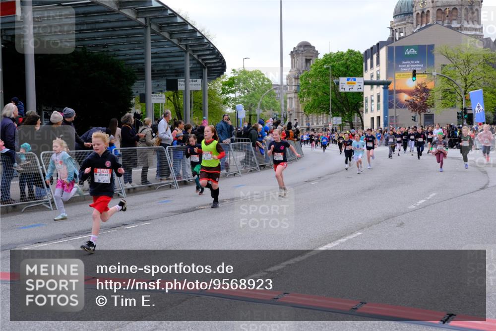 25.04.2026 - Das Zehntel Tim E. http://msf.ph/oto/9568923 25.04.2026 08:55:36 Ziel 1008, 1123, 1155, 1365, 1388, 1424, 1828, 1877, 1898, 2002, 2196, 2207, 2319, 2384, 2398, 2494, 2527, 2869, 2928, 2964, 3002, 3080, 3101, 3228, 3234, 3275, 3536, 3757, 3875, 4035 meine-sportfotos.de