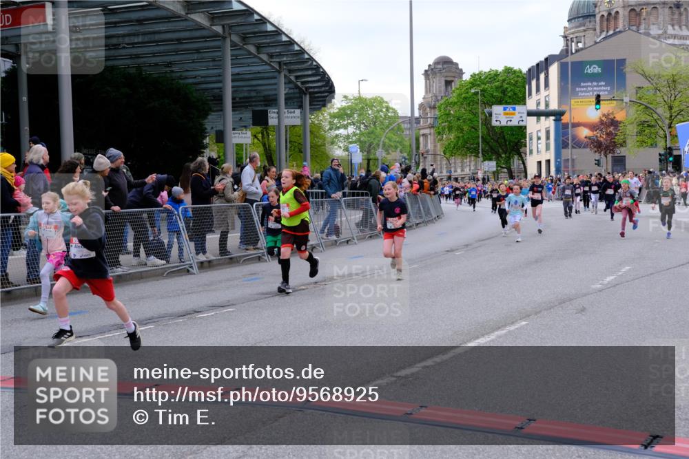 25.04.2026 - Das Zehntel Tim E. http://msf.ph/oto/9568925 25.04.2026 08:55:36 Ziel 1008, 1123, 1155, 1365, 1388, 1424, 1828, 1877, 1898, 2002, 2196, 2207, 2319, 2384, 2398, 2494, 2527, 2869, 2928, 2964, 3002, 3080, 3101, 3228, 3234, 3275, 3536, 3757, 3875, 4035 meine-sportfotos.de