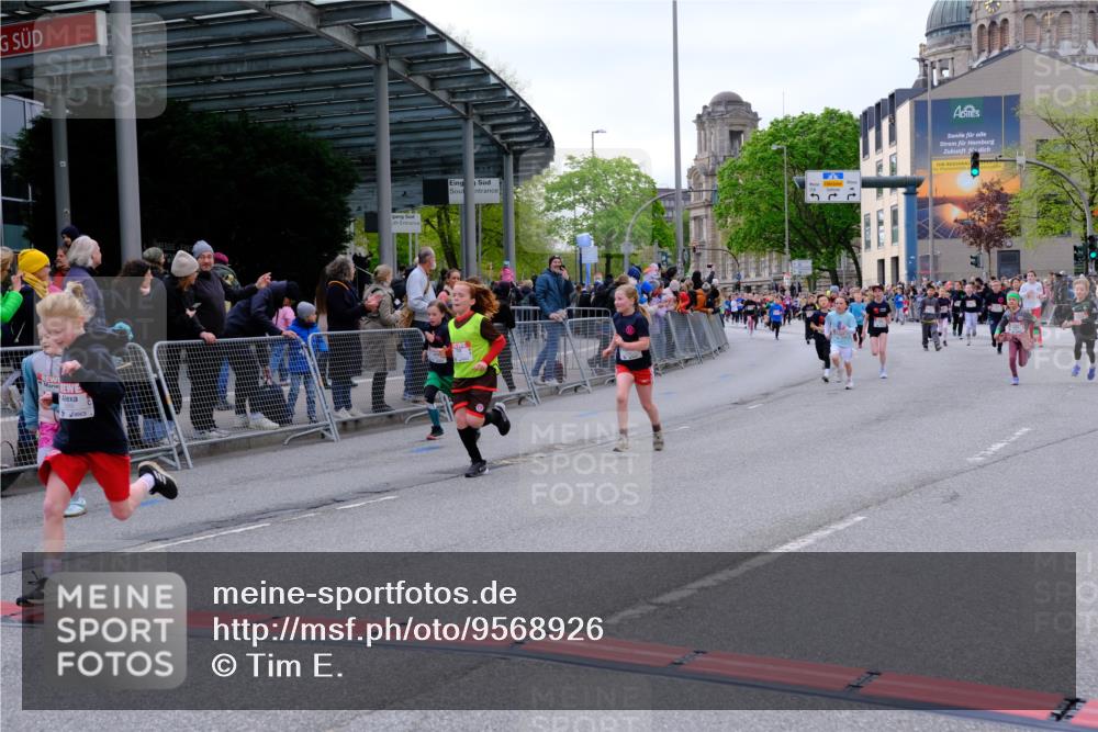 25.04.2026 - Das Zehntel Tim E. http://msf.ph/oto/9568926 25.04.2026 08:55:36 Ziel 1008, 1123, 1155, 1365, 1388, 1424, 1828, 1877, 1898, 2002, 2196, 2207, 2319, 2384, 2398, 2494, 2527, 2869, 2928, 2964, 3002, 3080, 3101, 3228, 3234, 3275, 3536, 3757, 3875, 4035 meine-sportfotos.de