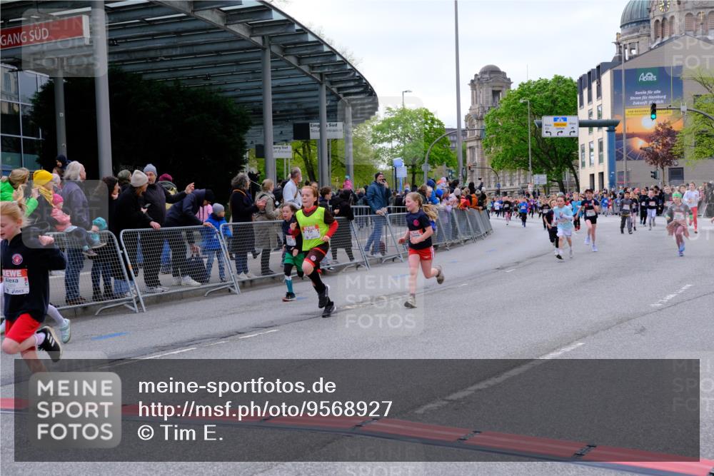 25.04.2026 - Das Zehntel Tim E. http://msf.ph/oto/9568927 25.04.2026 08:55:36 Ziel 1008, 1123, 1155, 1365, 1388, 1424, 1828, 1877, 1898, 2002, 2196, 2207, 2319, 2384, 2398, 2494, 2527, 2869, 2928, 2964, 3002, 3080, 3101, 3228, 3234, 3275, 3536, 3757, 3875, 4035 meine-sportfotos.de