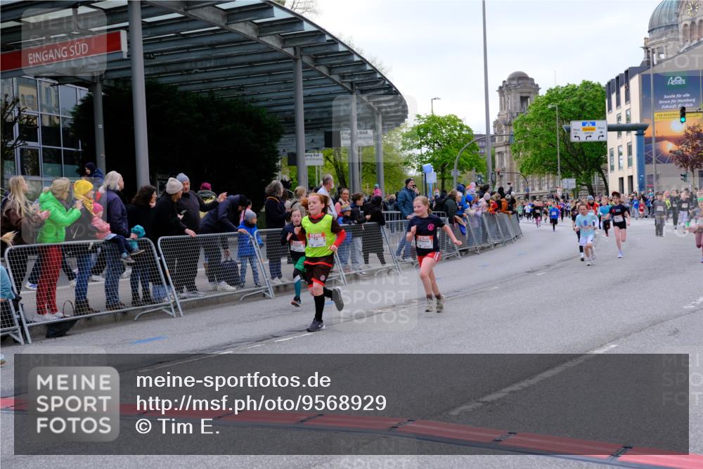 25.04.2026 - Das Zehntel Tim E. http://msf.ph/oto/9568929 25.04.2026 08:55:37 Ziel 1008, 1123, 1155, 1365, 1388, 1424, 1828, 1877, 1898, 2002, 2196, 2207, 2319, 2384, 2494, 2527, 2869, 2928, 2964, 3002, 3080, 3101, 3228, 3234, 3275, 3536, 3757, 3875 meine-sportfotos.de