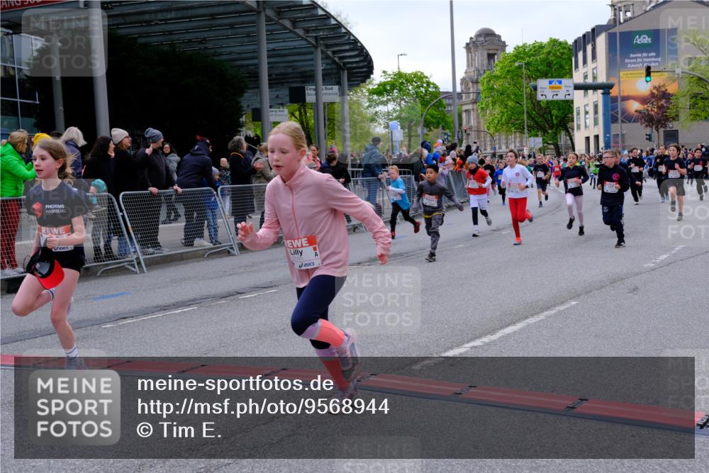 25.04.2026 - Das Zehntel Tim E. http://msf.ph/oto/9568944 25.04.2026 08:55:41 Ziel 1008, 1155, 1365, 1388, 1828, 1877, 1898, 2002, 2196, 2207, 2296, 2319, 2615, 2669, 2686, 2869, 2895, 2928, 3002, 3059, 3065, 3080, 3093, 3101, 3234, 3354, 3360, 3536, 3745, 3975 meine-sportfotos.de