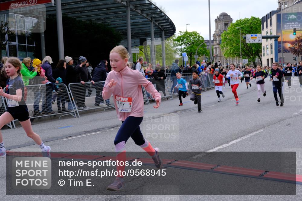 25.04.2026 - Das Zehntel Tim E. http://msf.ph/oto/9568945 25.04.2026 08:55:41 Ziel 1008, 1155, 1365, 1388, 1828, 1877, 1898, 2002, 2196, 2207, 2296, 2319, 2615, 2669, 2686, 2869, 2895, 2928, 3002, 3059, 3065, 3080, 3093, 3101, 3234, 3354, 3360, 3536, 3745, 3975 meine-sportfotos.de