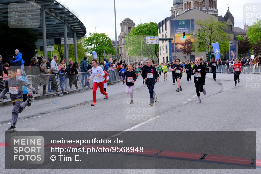 25.04.2026 - Das Zehntel Tim E. http://msf.ph/oto/9568948 25.04.2026 08:55:42 Ziel 1008, 1155, 1717, 1740, 1828, 1877, 2196, 2207, 2296, 2319, 2615, 2669, 2686, 2869, 2895, 2928, 3002, 3059, 3065, 3080, 3093, 3101, 3234, 3354, 3360, 3536, 3745, 3975 meine-sportfotos.de