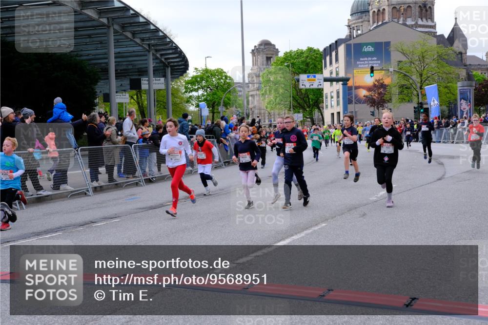 25.04.2026 - Das Zehntel Tim E. http://msf.ph/oto/9568951 25.04.2026 08:55:43 Ziel 1008, 1155, 1717, 1740, 1828, 1877, 2108, 2196, 2207, 2296, 2615, 2669, 2686, 2869, 2895, 2928, 3002, 3059, 3065, 3080, 3093, 3101, 3234, 3354, 3360, 3536, 3745, 3975 meine-sportfotos.de
