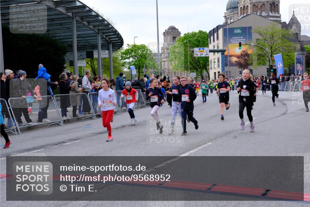 25.04.2026 - Das Zehntel Tim E. http://msf.ph/oto/9568952 25.04.2026 08:55:43 Ziel 1008, 1155, 1717, 1740, 1828, 1877, 2108, 2196, 2207, 2296, 2615, 2669, 2686, 2869, 2895, 2928, 3002, 3059, 3065, 3080, 3093, 3101, 3234, 3354, 3360, 3536, 3745, 3975 meine-sportfotos.de