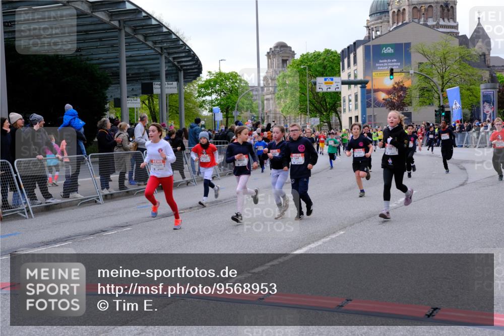 25.04.2026 - Das Zehntel Tim E. http://msf.ph/oto/9568953 25.04.2026 08:55:43 Ziel 1008, 1155, 1717, 1740, 1828, 1877, 2108, 2196, 2207, 2296, 2615, 2669, 2686, 2869, 2895, 2928, 3002, 3059, 3065, 3080, 3093, 3101, 3234, 3354, 3360, 3536, 3745, 3975 meine-sportfotos.de