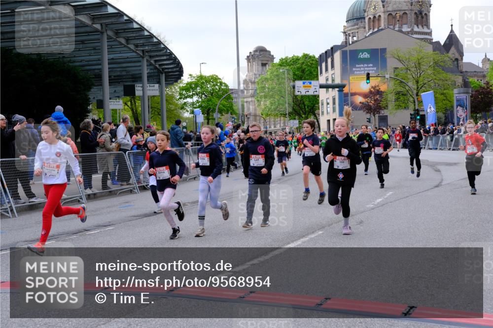 25.04.2026 - Das Zehntel Tim E. http://msf.ph/oto/9568954 25.04.2026 08:55:43 Ziel 1008, 1155, 1717, 1740, 1828, 1877, 2108, 2196, 2207, 2296, 2615, 2669, 2686, 2869, 2895, 2928, 3002, 3059, 3065, 3080, 3093, 3101, 3234, 3354, 3360, 3536, 3745, 3975 meine-sportfotos.de