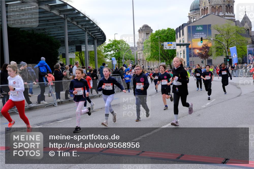 25.04.2026 - Das Zehntel Tim E. http://msf.ph/oto/9568956 25.04.2026 08:55:43 Ziel 1008, 1155, 1717, 1740, 1828, 1877, 2108, 2196, 2207, 2296, 2615, 2669, 2686, 2869, 2895, 2928, 3002, 3059, 3065, 3080, 3093, 3101, 3234, 3354, 3360, 3536, 3745, 3975 meine-sportfotos.de