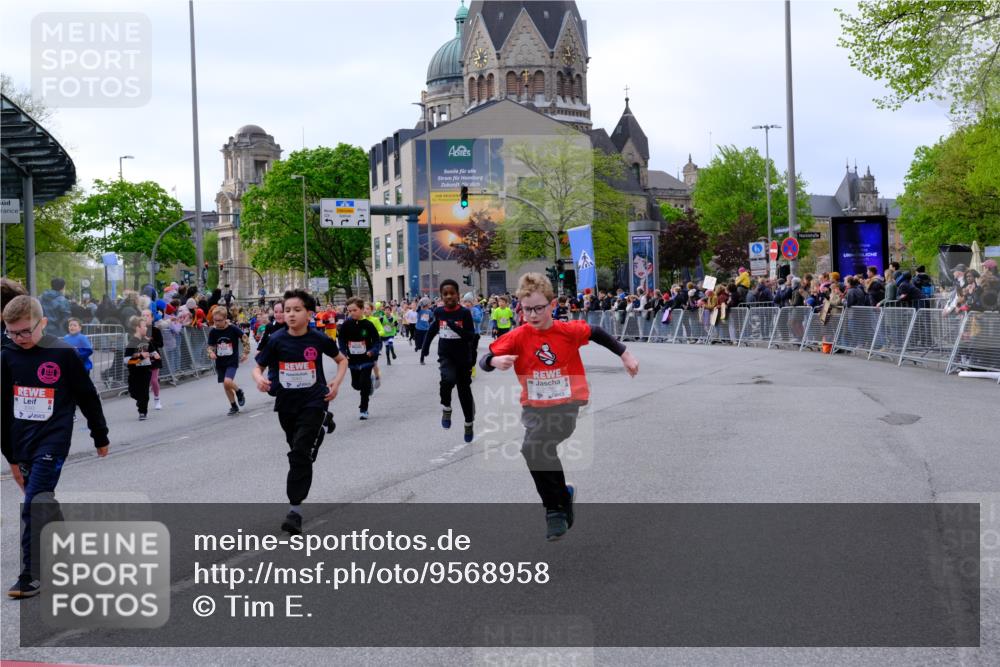 25.04.2026 - Das Zehntel Tim E. http://msf.ph/oto/9568958 25.04.2026 08:55:45 Ziel 1008, 1113, 1134, 1155, 1638, 1717, 1740, 1828, 1877, 2108, 2196, 2207, 2296, 2606, 2615, 2669, 2686, 2895, 3002, 3059, 3065, 3080, 3093, 3101, 3234, 3354, 3360, 3745, 3975, 4058 meine-sportfotos.de