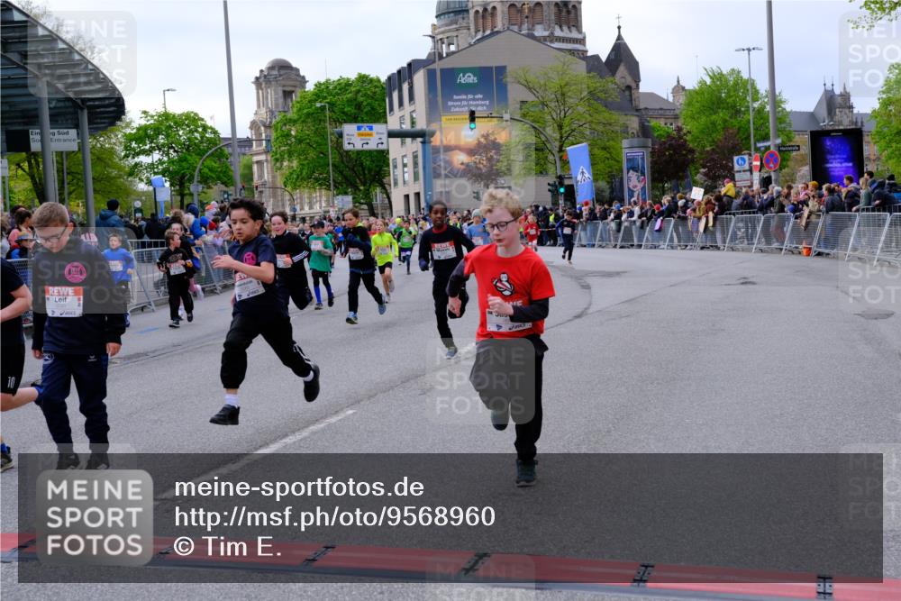 25.04.2026 - Das Zehntel Tim E. http://msf.ph/oto/9568960 25.04.2026 08:55:45 Ziel 1008, 1113, 1134, 1155, 1638, 1717, 1740, 1828, 1877, 2108, 2196, 2207, 2296, 2606, 2615, 2669, 2686, 2895, 3002, 3059, 3065, 3080, 3093, 3101, 3234, 3354, 3360, 3745, 3975, 4058 meine-sportfotos.de