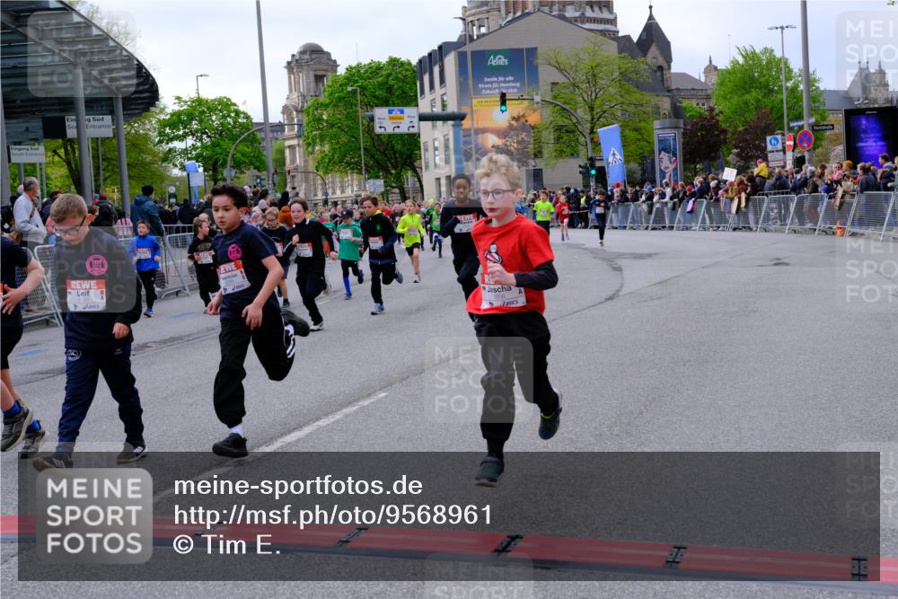 25.04.2026 - Das Zehntel Tim E. http://msf.ph/oto/9568961 25.04.2026 08:55:45 Ziel 1008, 1113, 1134, 1155, 1638, 1717, 1740, 1828, 1877, 2108, 2196, 2207, 2296, 2606, 2615, 2669, 2686, 2895, 3002, 3059, 3065, 3080, 3093, 3101, 3234, 3354, 3360, 3745, 3975, 4058 meine-sportfotos.de