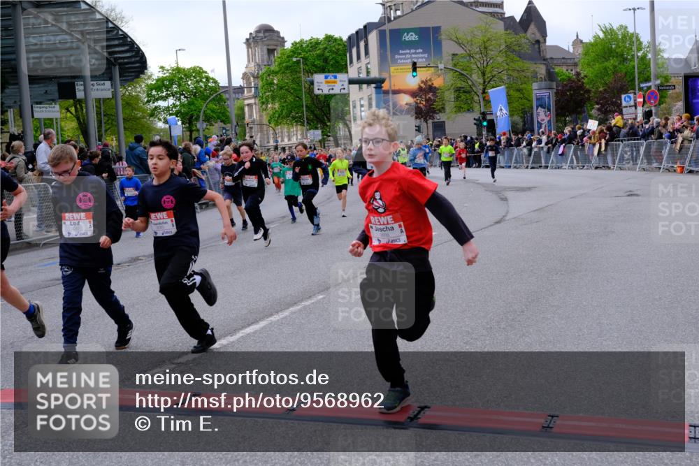 25.04.2026 - Das Zehntel Tim E. http://msf.ph/oto/9568962 25.04.2026 08:55:45 Ziel 1008, 1113, 1134, 1155, 1638, 1717, 1740, 1828, 1877, 2108, 2196, 2207, 2296, 2606, 2615, 2669, 2686, 2895, 3002, 3059, 3065, 3080, 3093, 3101, 3234, 3354, 3360, 3745, 3975, 4058 meine-sportfotos.de