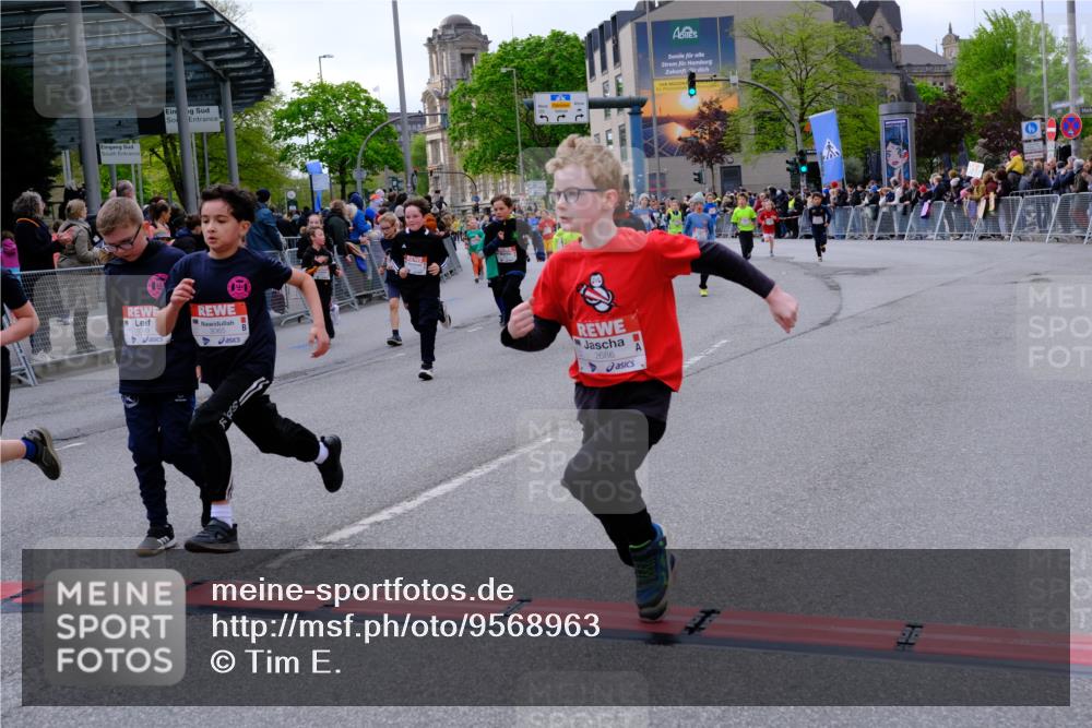 25.04.2026 - Das Zehntel Tim E. http://msf.ph/oto/9568963 25.04.2026 08:55:45 Ziel 1008, 1113, 1134, 1155, 1638, 1717, 1740, 1828, 1877, 2108, 2196, 2207, 2296, 2606, 2615, 2669, 2686, 2895, 3002, 3059, 3065, 3080, 3093, 3101, 3234, 3354, 3360, 3745, 3975, 4058 meine-sportfotos.de