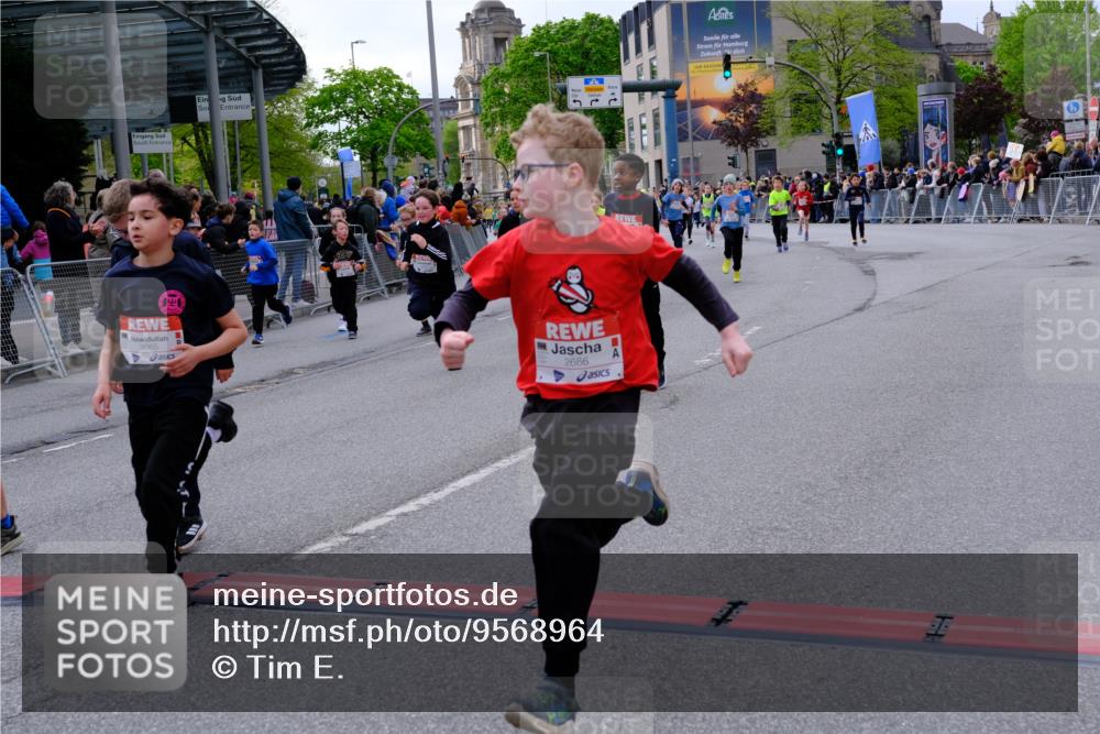 25.04.2026 - Das Zehntel Tim E. http://msf.ph/oto/9568964 25.04.2026 08:55:45 Ziel 1008, 1113, 1134, 1155, 1638, 1717, 1740, 1828, 1877, 2108, 2196, 2207, 2296, 2606, 2615, 2669, 2686, 2895, 3002, 3059, 3065, 3080, 3093, 3101, 3234, 3354, 3360, 3745, 3975, 4058 meine-sportfotos.de