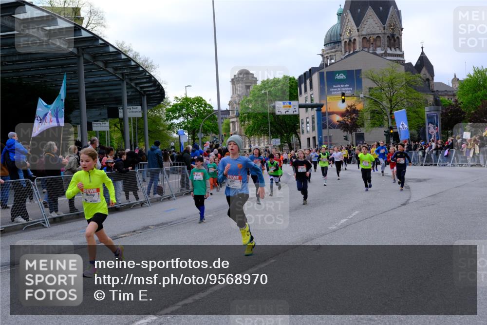 25.04.2026 - Das Zehntel Tim E. http://msf.ph/oto/9568970 25.04.2026 08:55:48 Ziel 1008, 1113, 1131, 1134, 1155, 1307, 1341, 1638, 1639, 1645, 1717, 1740, 1828, 1877, 2108, 2217, 2229, 2296, 2474, 2606, 2615, 2669, 2686, 2895, 3059, 3065, 3093, 3354, 3360, 3745, 3975, 4058 meine-sportfotos.de