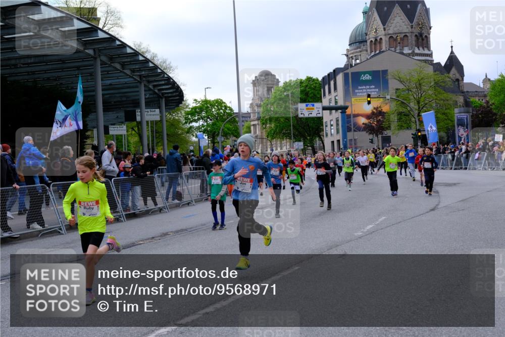25.04.2026 - Das Zehntel Tim E. http://msf.ph/oto/9568971 25.04.2026 08:55:48 Ziel 1008, 1113, 1131, 1134, 1155, 1307, 1341, 1638, 1639, 1645, 1717, 1740, 1828, 1877, 2108, 2217, 2229, 2296, 2474, 2606, 2615, 2669, 2686, 2895, 3059, 3065, 3093, 3354, 3360, 3745, 3975, 4058 meine-sportfotos.de